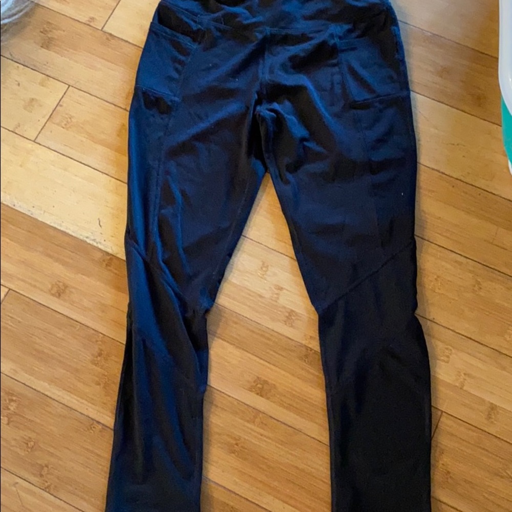 Black workout capris